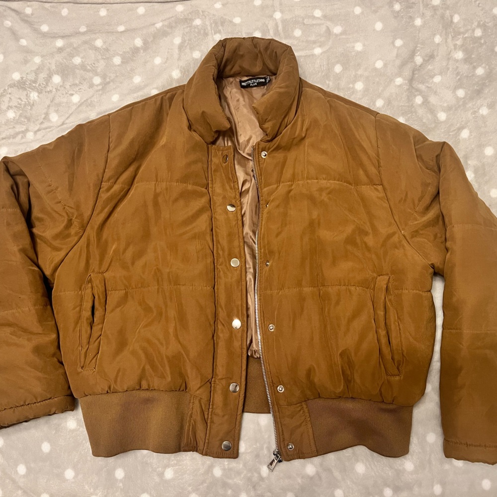 CURVE Suade tan puffer crop jacket
